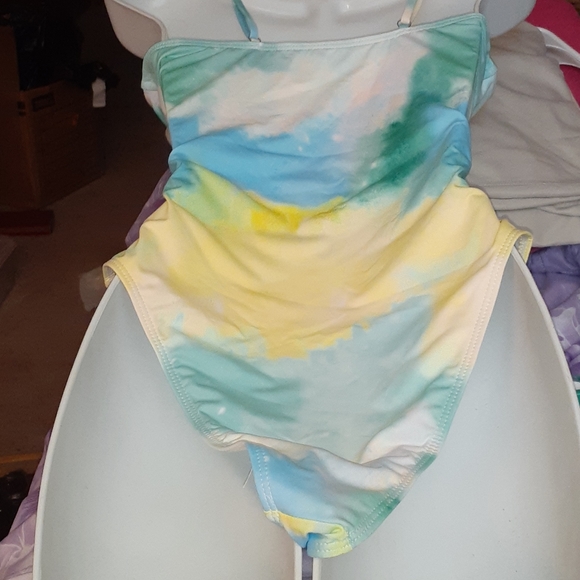 🆕💞 SALE 🛍️ 1 PIECE Tye Dye Bathing Suit - Picture 5 of 6